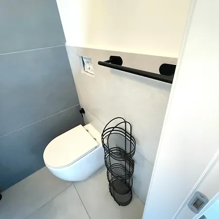 Joivy Compact Top-floor In Apartamento Rapallo